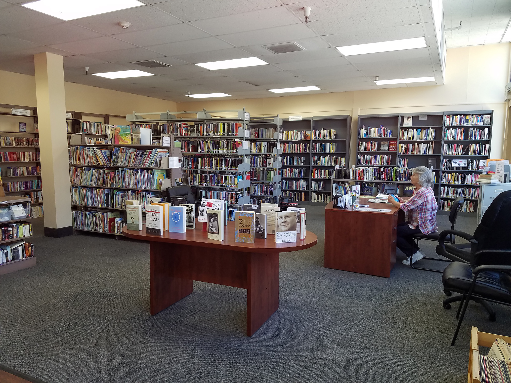 Bookie Joint at 3rd Street Entrance to Main Library