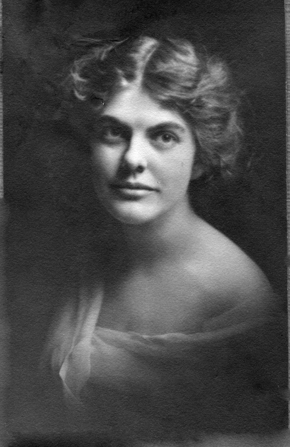 JULIA ZUMWALT (1874 - 1960)