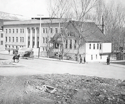 COURTHOUSE BLOCK WITH LIBRARY IN FORMER METHODIST CHURCH BUILDING - 1920